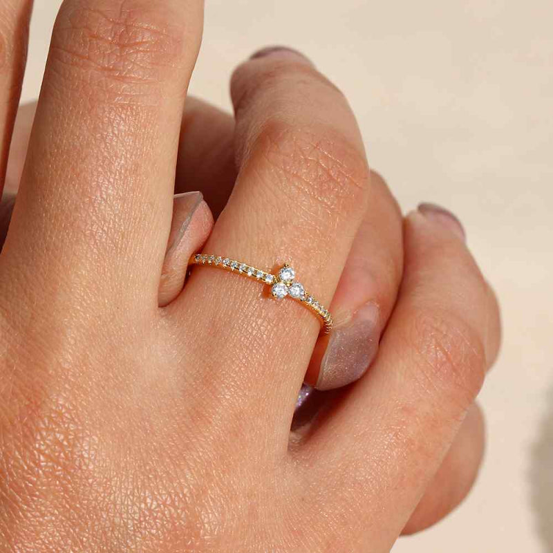 Anillo flor circonitas