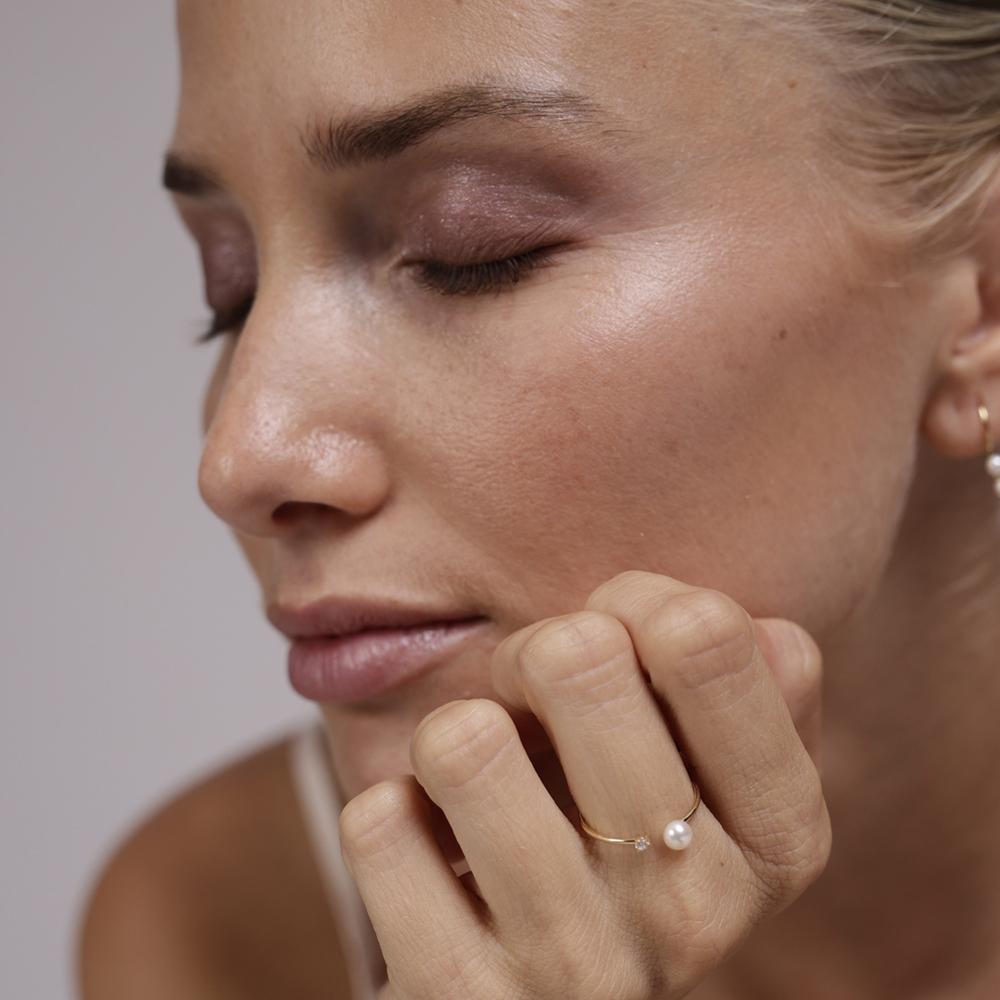 Anillo oro perla y diamante