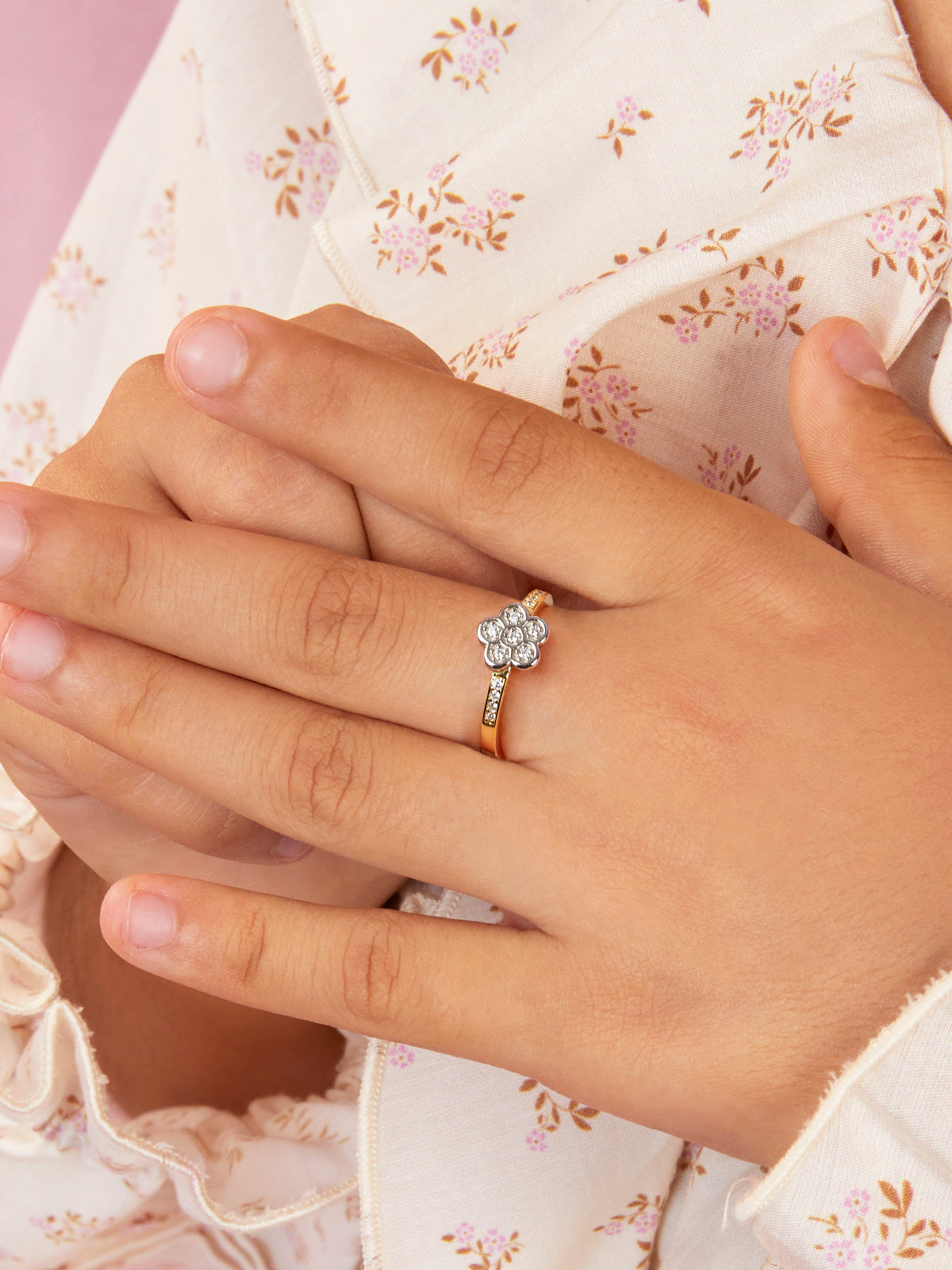 Anillo Flor circonitas