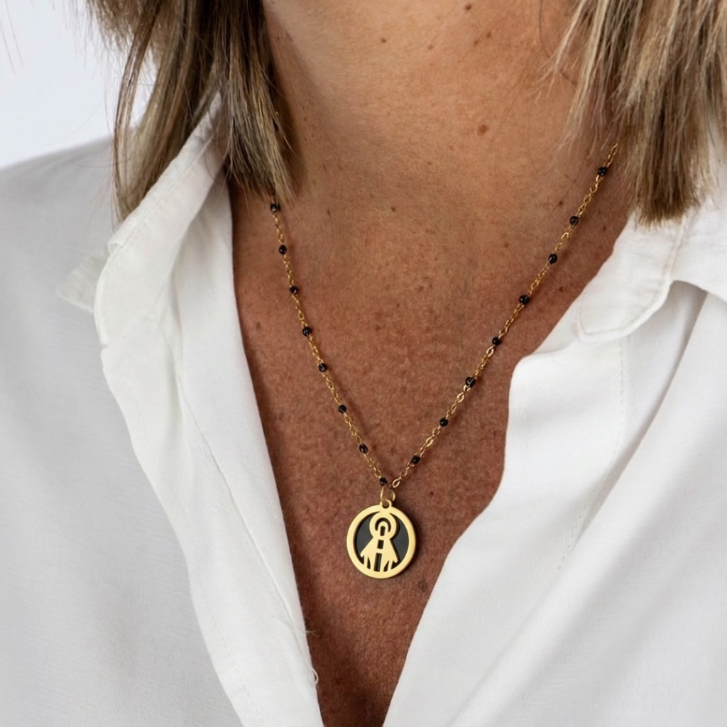 Collar Virgen Milagrosa negro