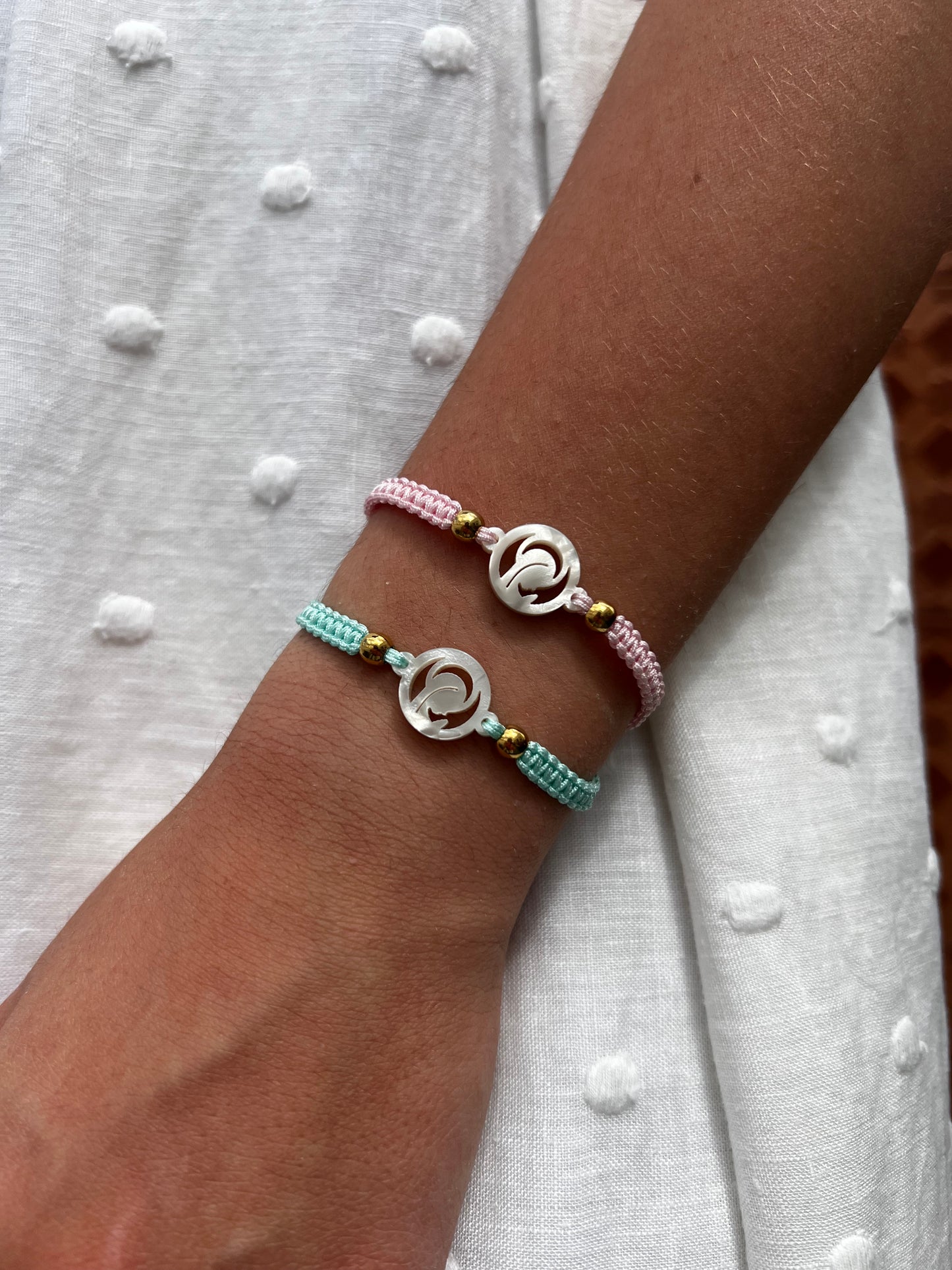 Pulsera Virgen Niña macramé