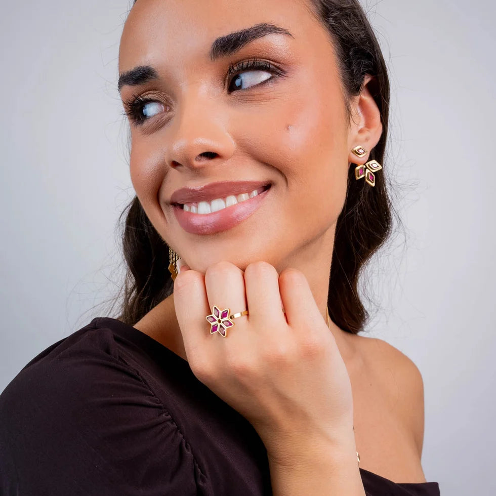 Anillo flor piedra rosa