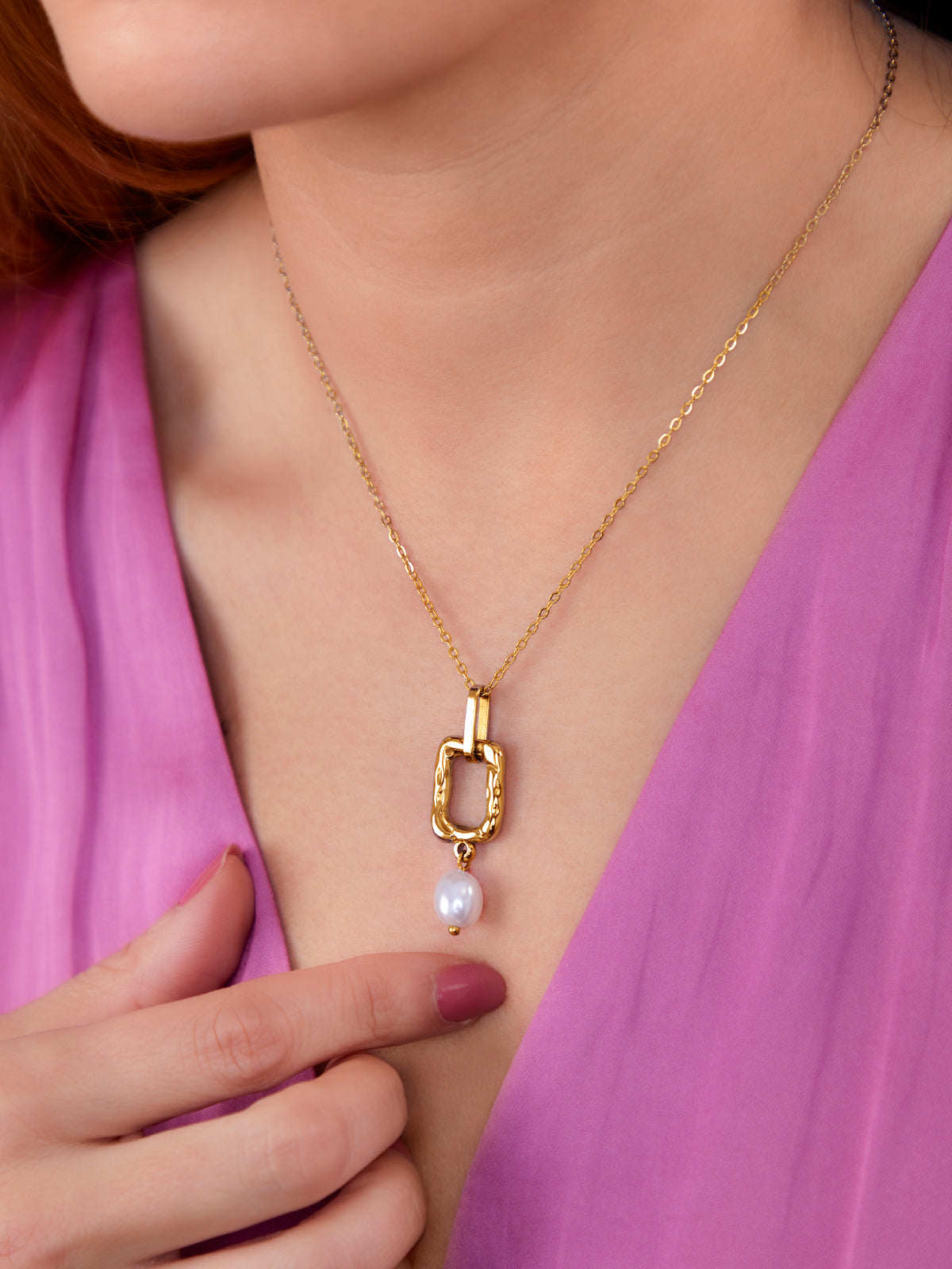 Collar Cuadrado con Perla